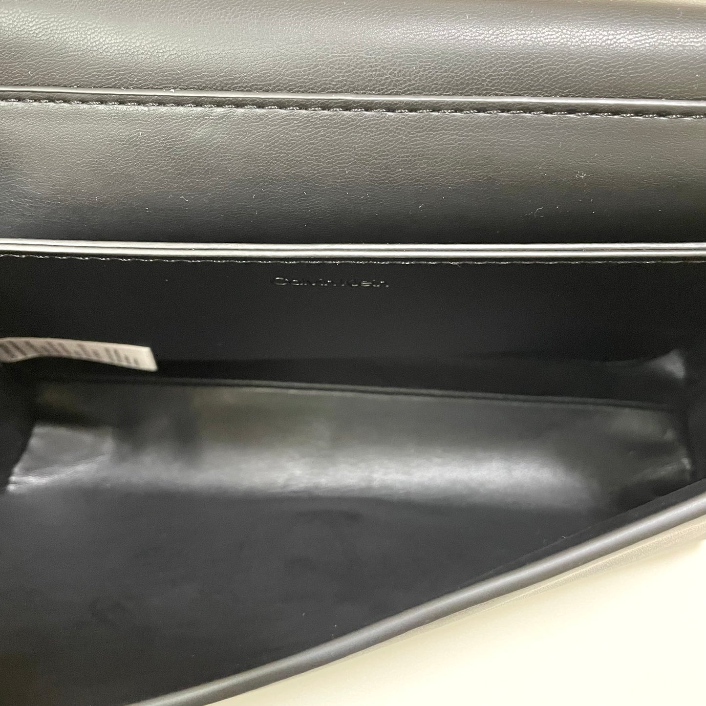 Calvin Klein カルバンクライン ショルダーバッグ レディース エンボス ロゴ CK シンプル 黒 ブラック