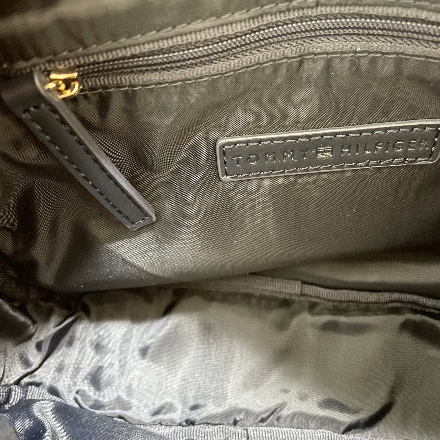 TOMMY HILFIGER トミーヒルフィガー ショルダーバッグ 斜め掛け ミニバッグ レディース ナイロン シンプル ネイビー