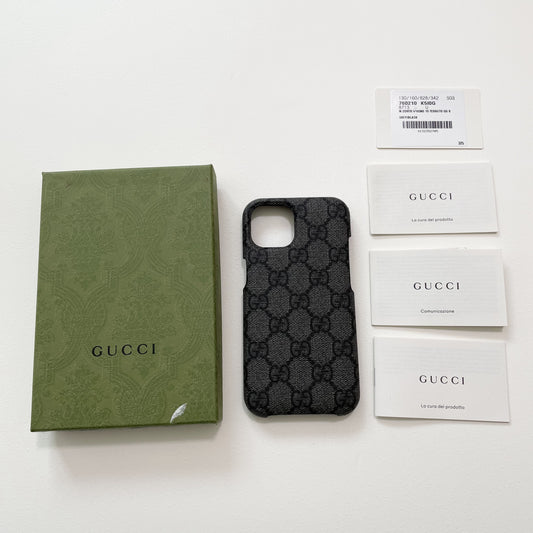 GUCCI グッチ iPhone15 ケース スマホケース アイフォンケース GGスプリーム 小物 PVC グレー 新品未使用