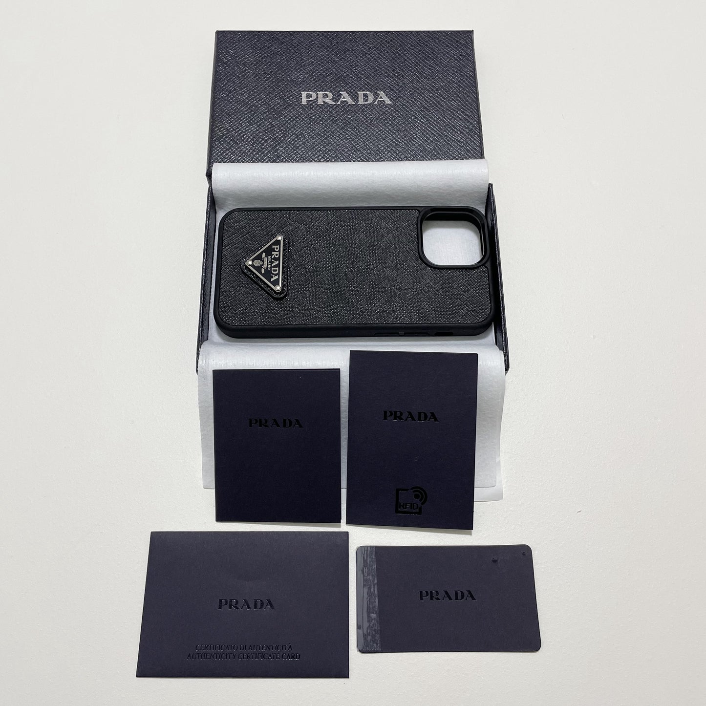 PRADA プラダ iPhone13 mini ケース スマホケース ロゴ NERO 黒 シンプル サフィアーノ 新品未使用