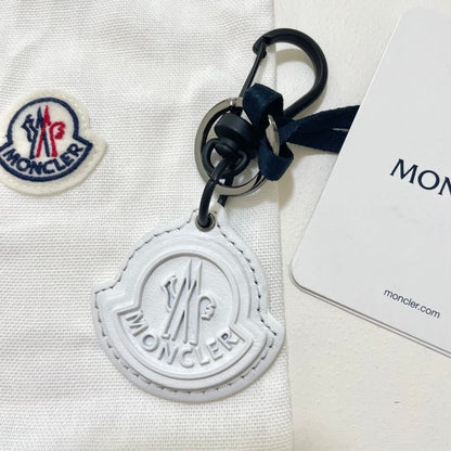 モンクレール ロゴワッペン ホワイト キーホルダー キーリング バッグチャーム