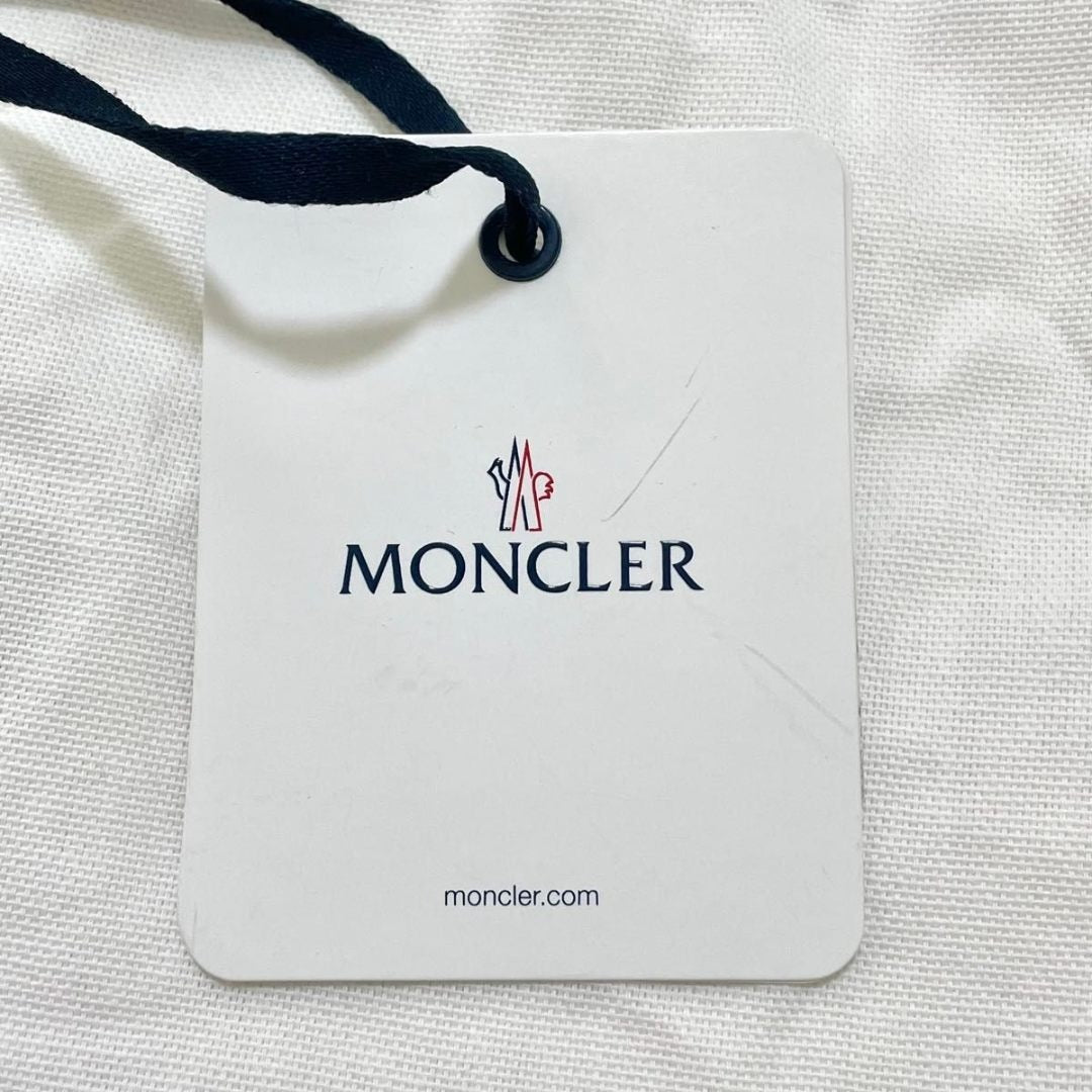 モンクレール ロゴワッペン ホワイト キーホルダー キーリング バッグチャーム