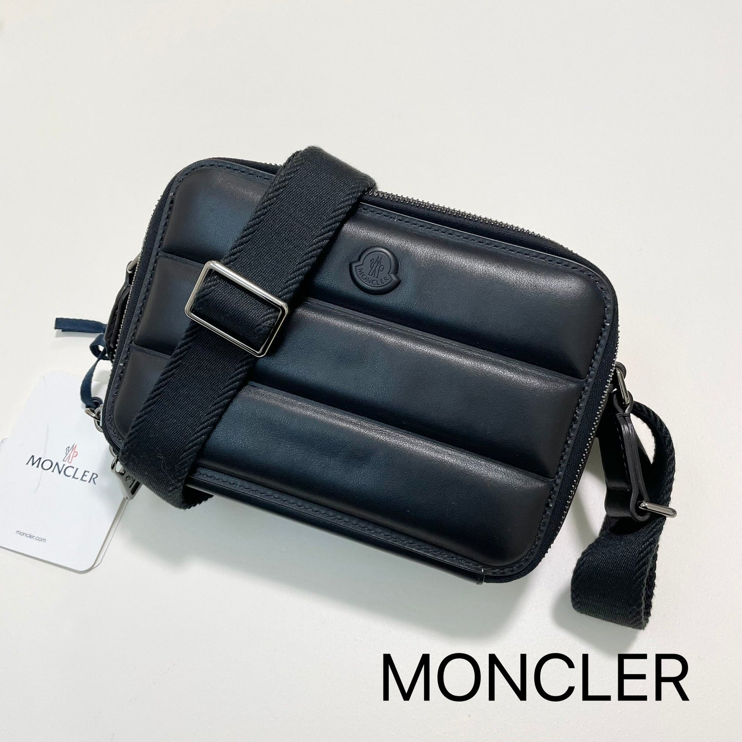 MONCLER モンクレール ショルダーバッグ クロスボディ キルティング 斜め掛け レザー シンプル 黒 ブラック 新品未使用