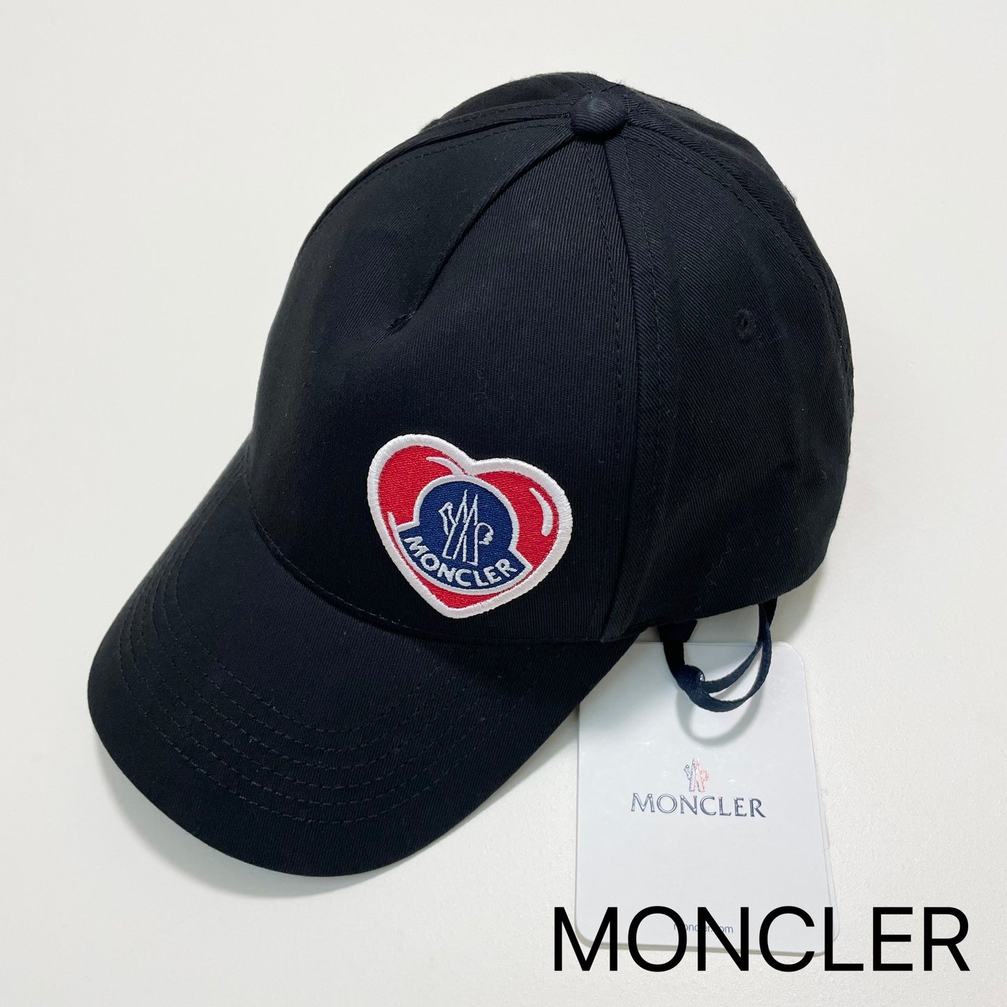 MONCLER モンクレール ベースボーキャップ 帽子 ロゴ ワッペン ハート シンプル おしゃれ 黒 ブラック 新品未使用