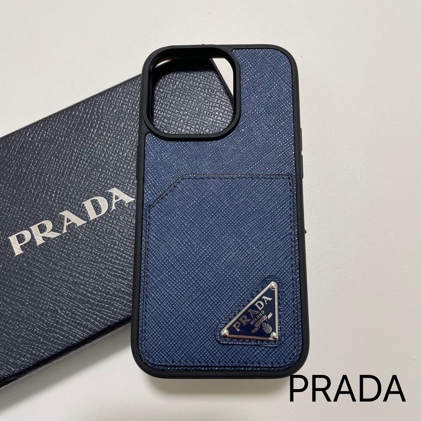 PRADA プラダ iPhone14 Pro ケース スマホケース ロゴ レザー シンプル 紺 ネイビー サフィアーノ 新品未使用