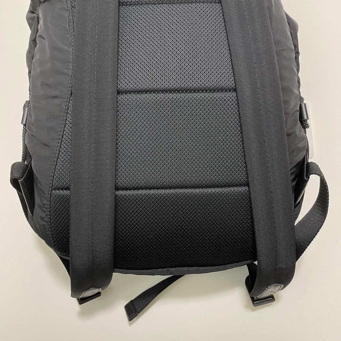 MONCLER モンクレール リュックサック バックパック ナイロン 大容量 メンズ レディース シンプル ロゴ 黒 新品未使用