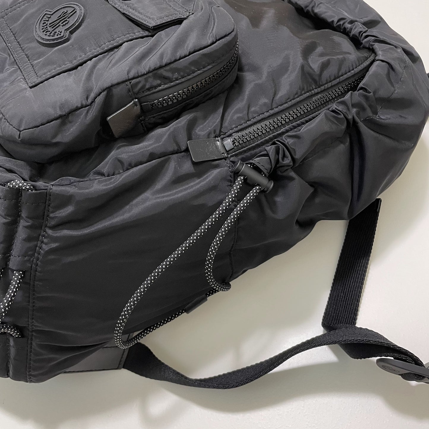 MONCLER モンクレール リュックサック バックパック ナイロン 大容量 メンズ レディース シンプル ロゴ 黒 新品未使用