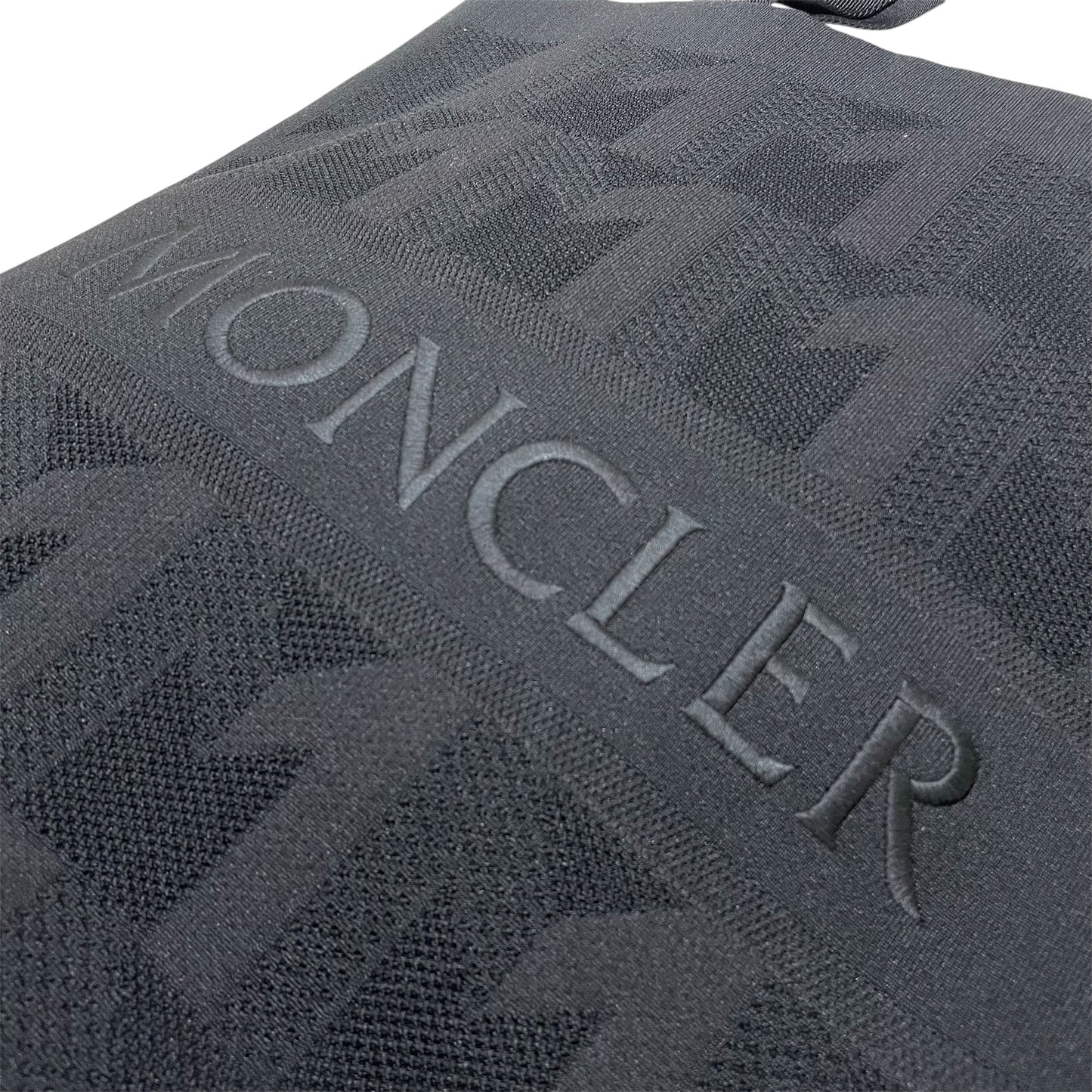 MONCLER モンクレール トートバッグ KNIT TOTE 大容量 A4対応 軽量 ニット素材 モノグラム柄 ロゴ 新品未使用