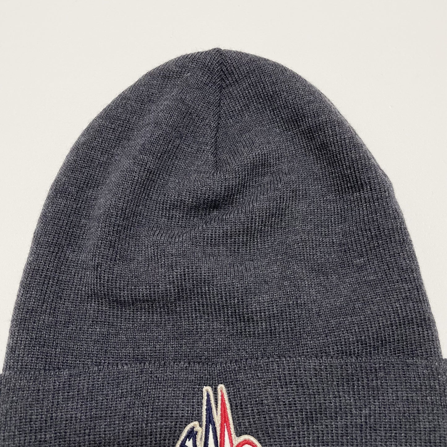 MONCLER モンクレール ニットキャップ ニット帽 帽子 ロゴ ワッペン シンプル メンズ レディース グレー 新品未使用