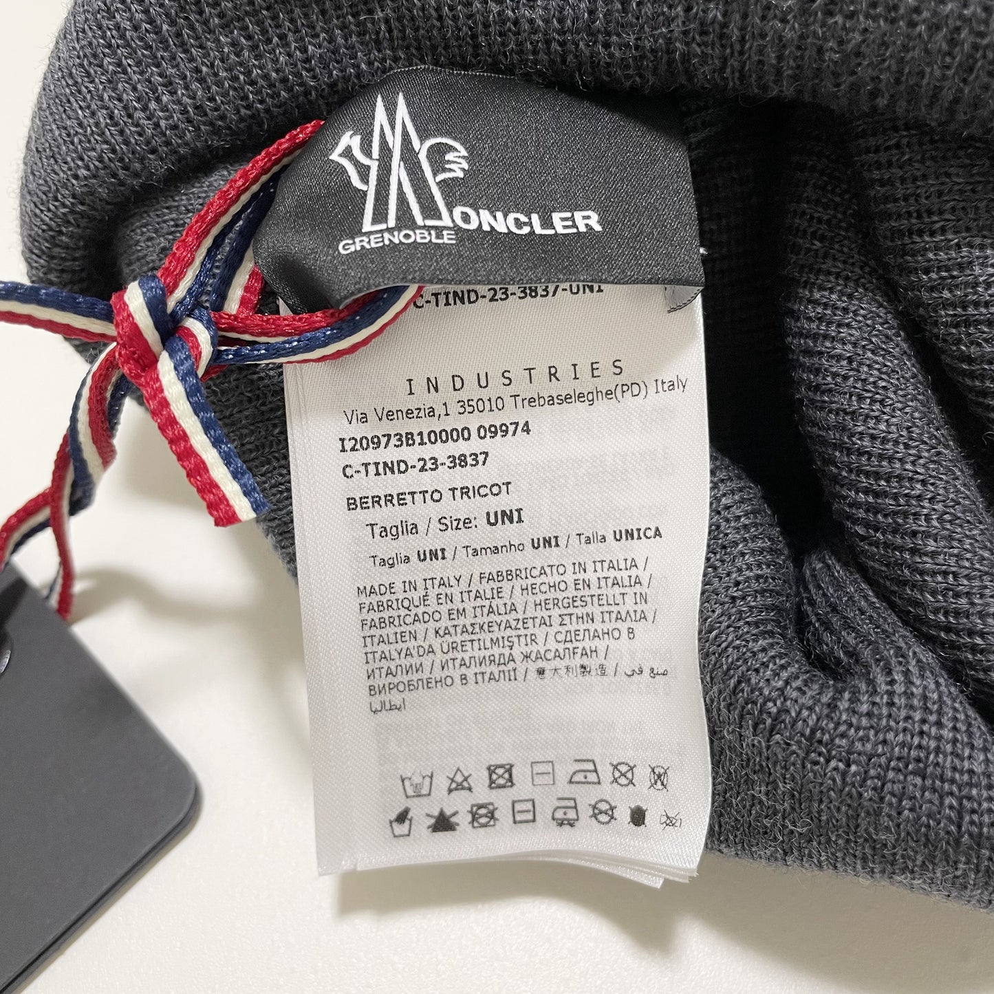MONCLER モンクレール ニットキャップ ニット帽 帽子 ロゴ ワッペン シンプル メンズ レディース グレー 新品未使用