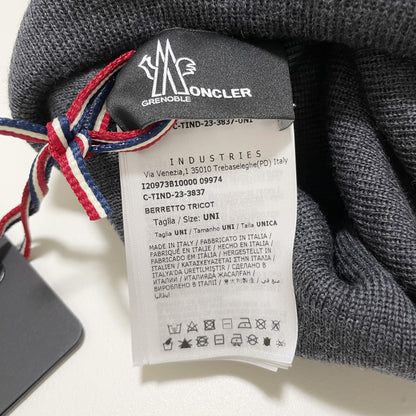 MONCLER モンクレール ニットキャップ ニット帽 帽子 ロゴ ワッペン シンプル メンズ レディース グレー 新品未使用