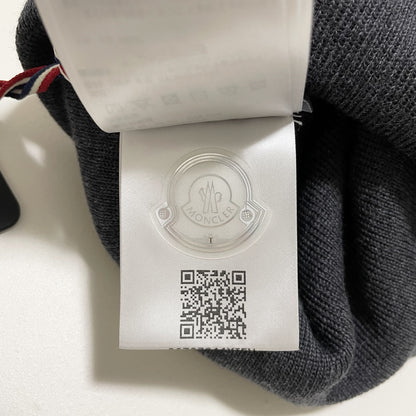 MONCLER モンクレール ニットキャップ ニット帽 帽子 ロゴ ワッペン シンプル メンズ レディース グレー 新品未使用