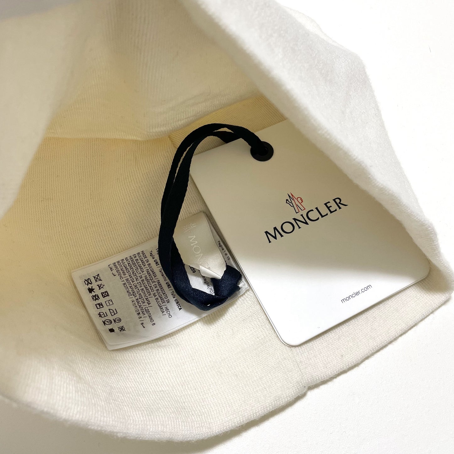 MONCLER モンクレール ビーニー ニットキャップ ニット帽 帽子 ロゴ ワッペン メンズ レディース ホワイト 新品未使用