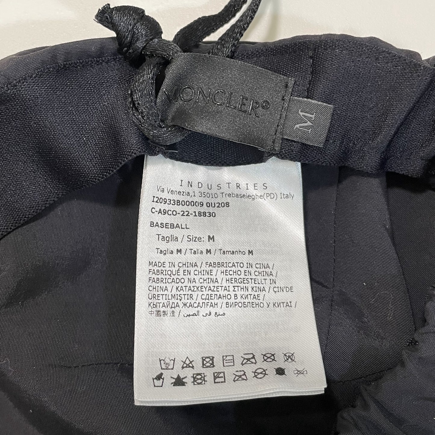 MONCLER モンクレール ベースボールキャップ M 帽子 ロゴ ナイロン シンプル おしゃれ 薄手 黒 ブラック 新品未使用