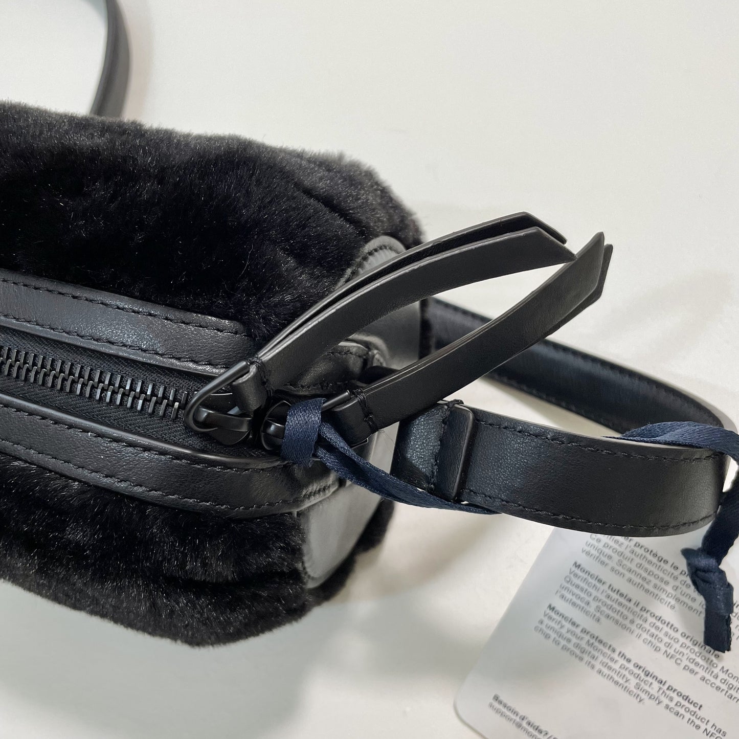 MONCLER モンクレール ショルダーバッグ ファー ダウン レディース KEONI NEW ロゴ 黒 ブラック 新品未使用