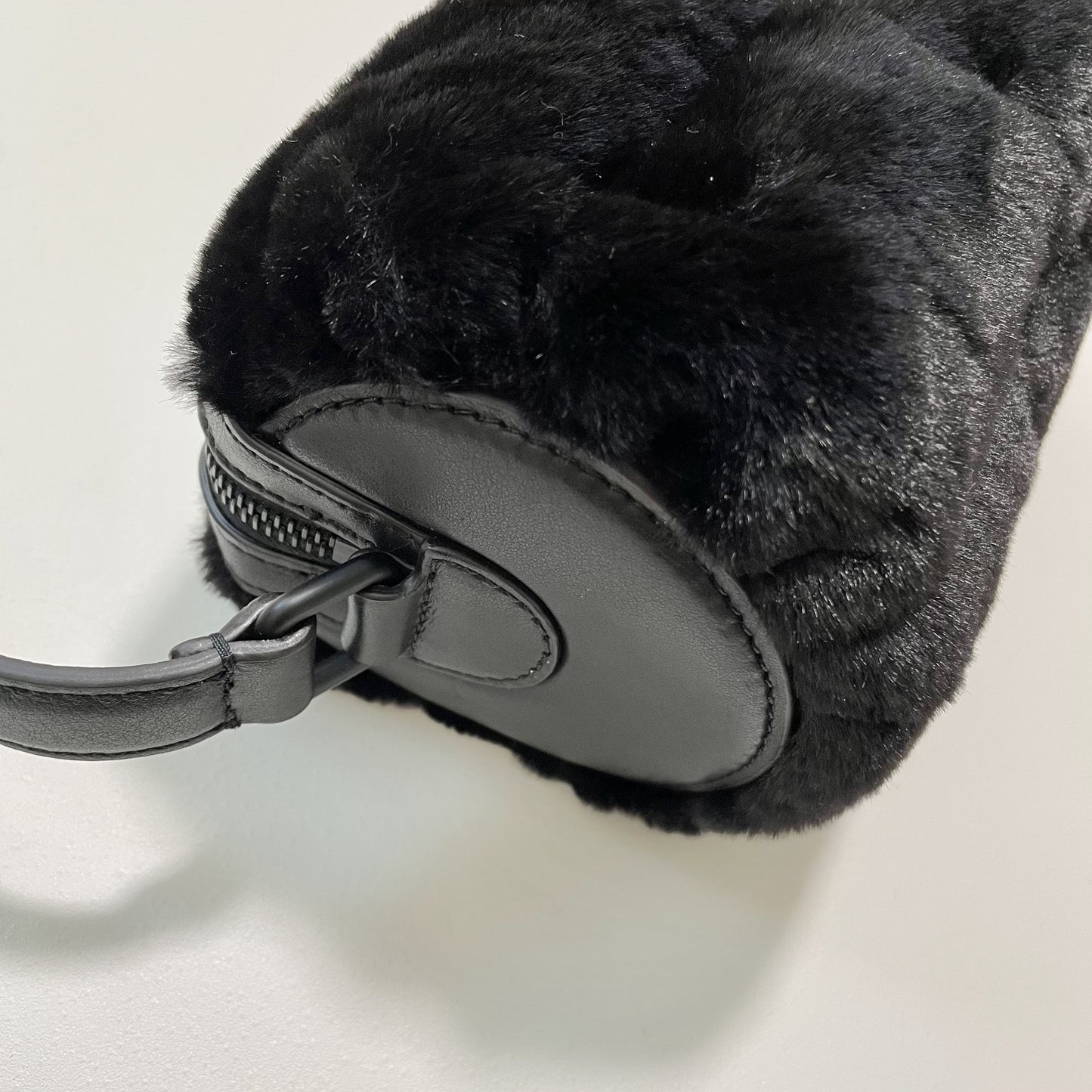 MONCLER モンクレール ショルダーバッグ ファー ダウン レディース KEONI NEW ロゴ 黒 ブラック 新品未使用