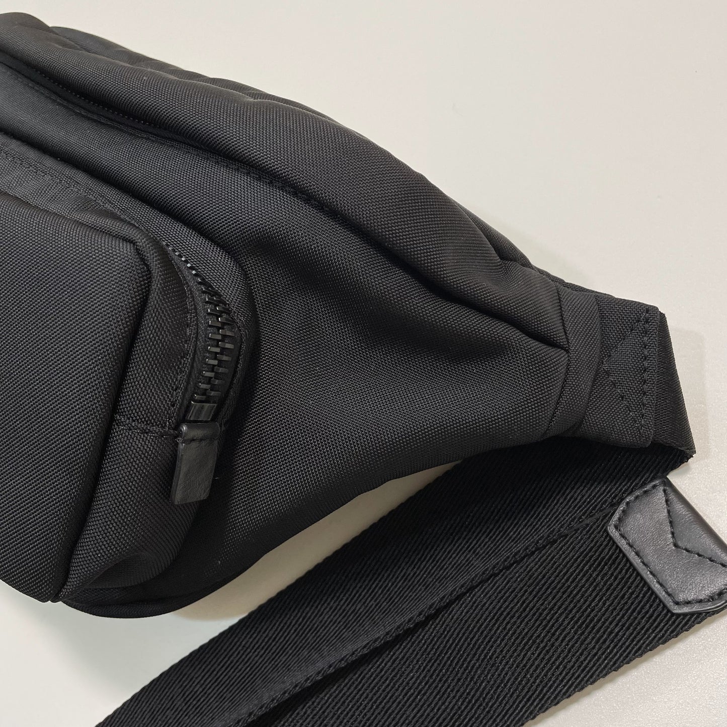 MONCLER モンクレール ボディバッグ 無地 ナイロン ウエストバッグ ベルトバッグ DURANCE ロゴ 黒 新品未使用