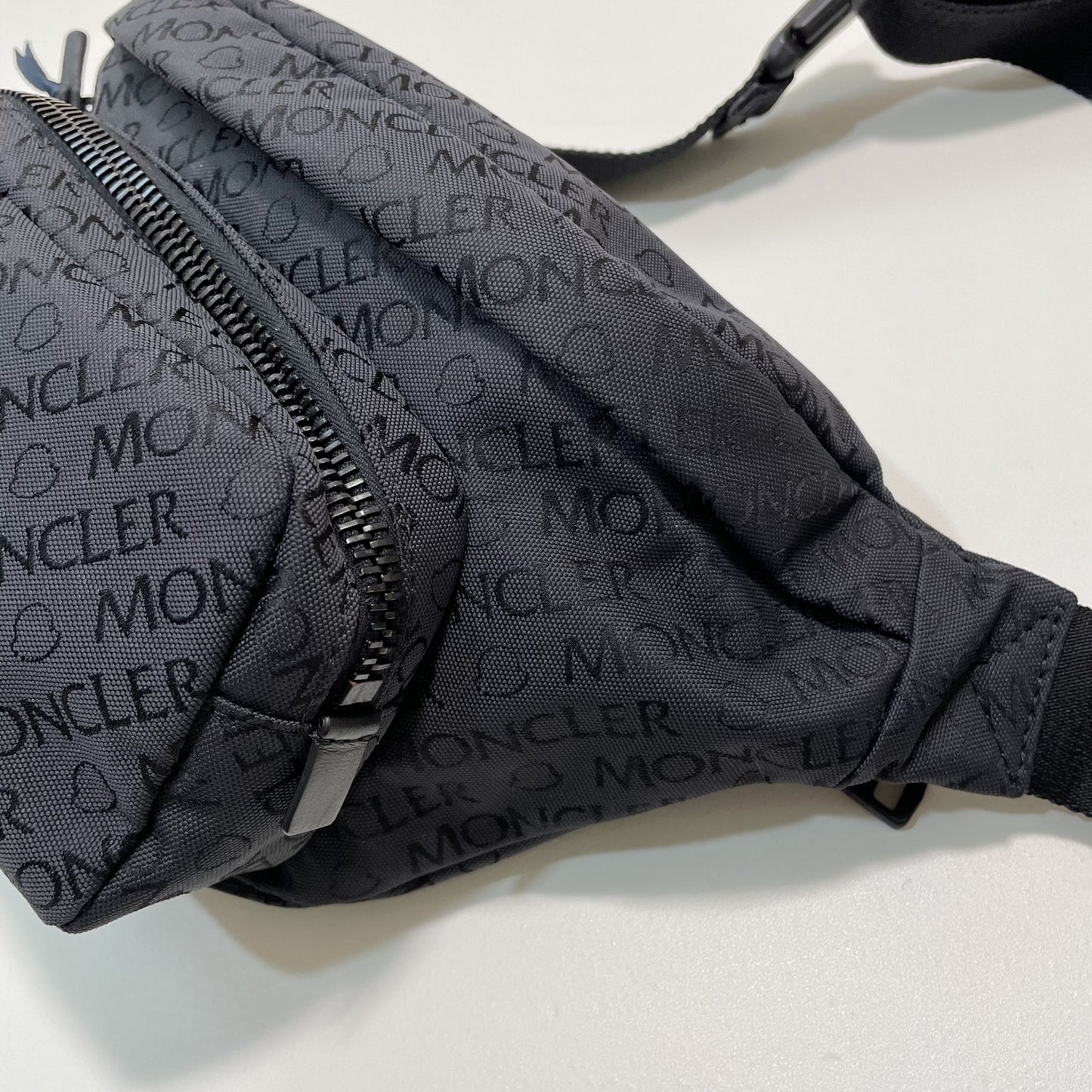 MONCLER モンクレール ボディバッグ 総柄 ナイロン ウエストバッグ ベルトバッグ DURANCE ロゴ 黒 新品未使用
