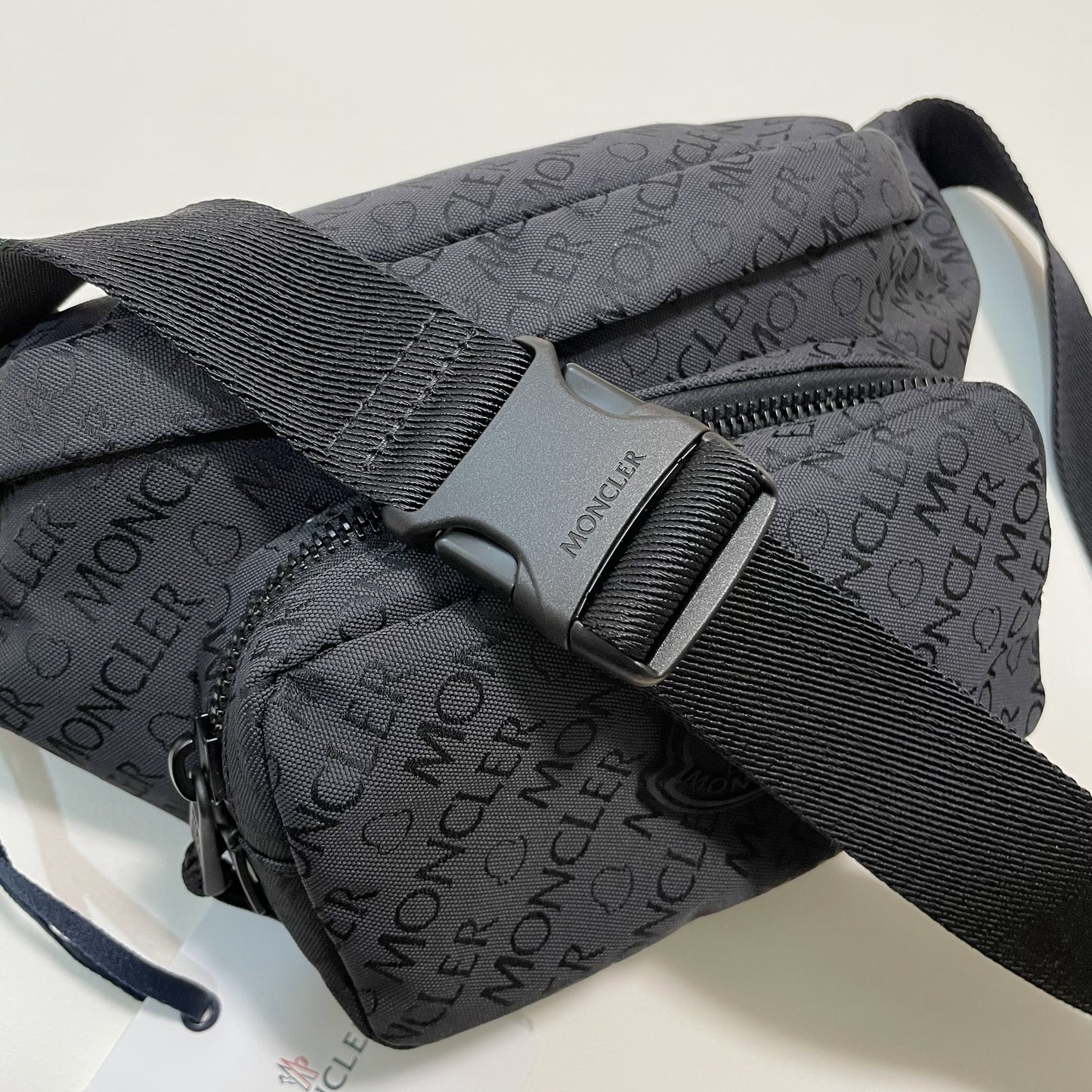 MONCLER モンクレール ボディバッグ 総柄 ナイロン ウエストバッグ ベルトバッグ DURANCE ロゴ 黒 新品未使用