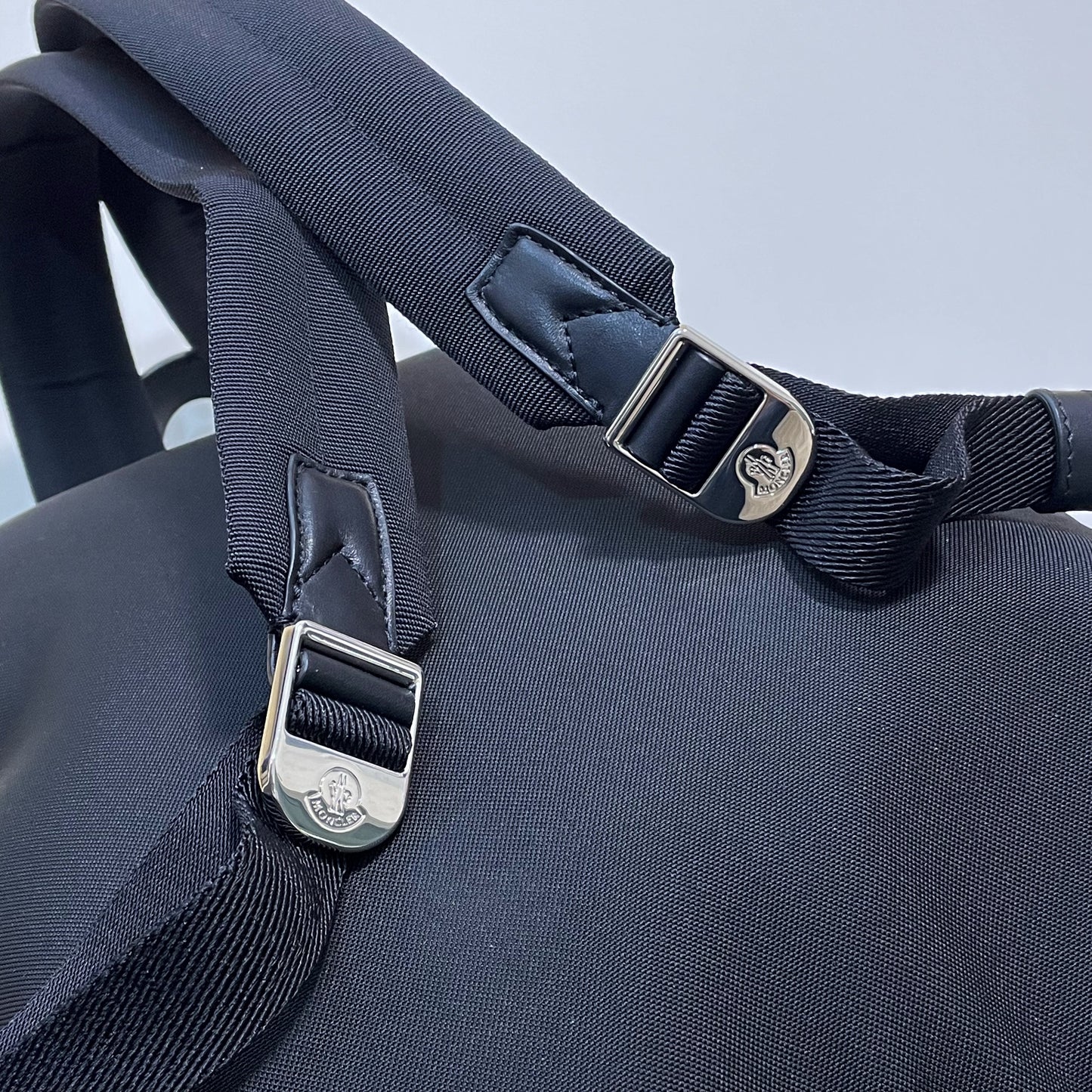 MONCLER モンクレール リュックサック バックパック ナイロン 大容量 メンズ レディース シンプル ロゴ 黒 ブラック