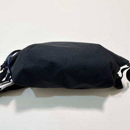 MONCLER モンクレール ボディバッグ ウエストバッグ ウエストポーチ ベルト メンズ レディース シンプル ロゴ ブラック