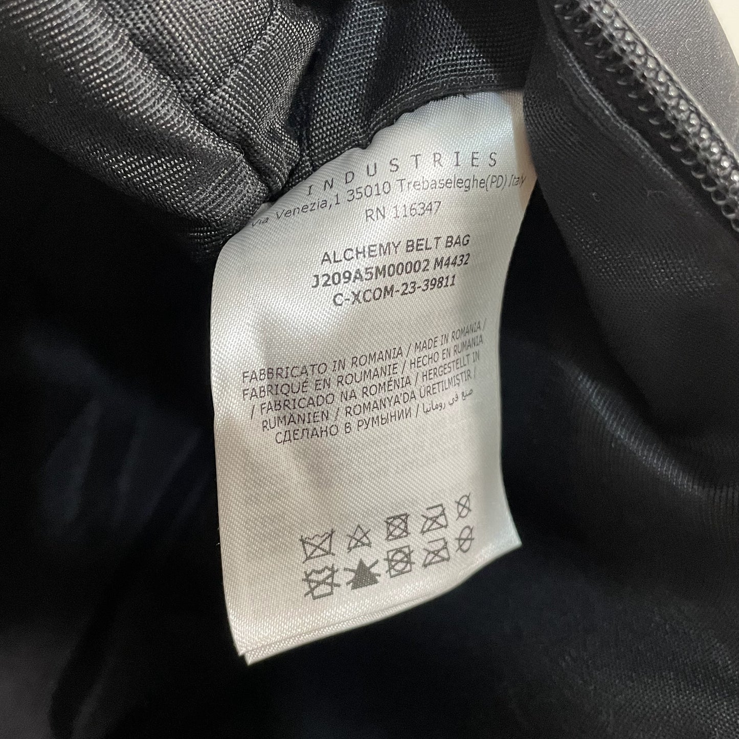 MONCLER モンクレール ボディバッグ ウエストバッグ ウエストポーチ ベルト メンズ レディース シンプル ロゴ ブラック