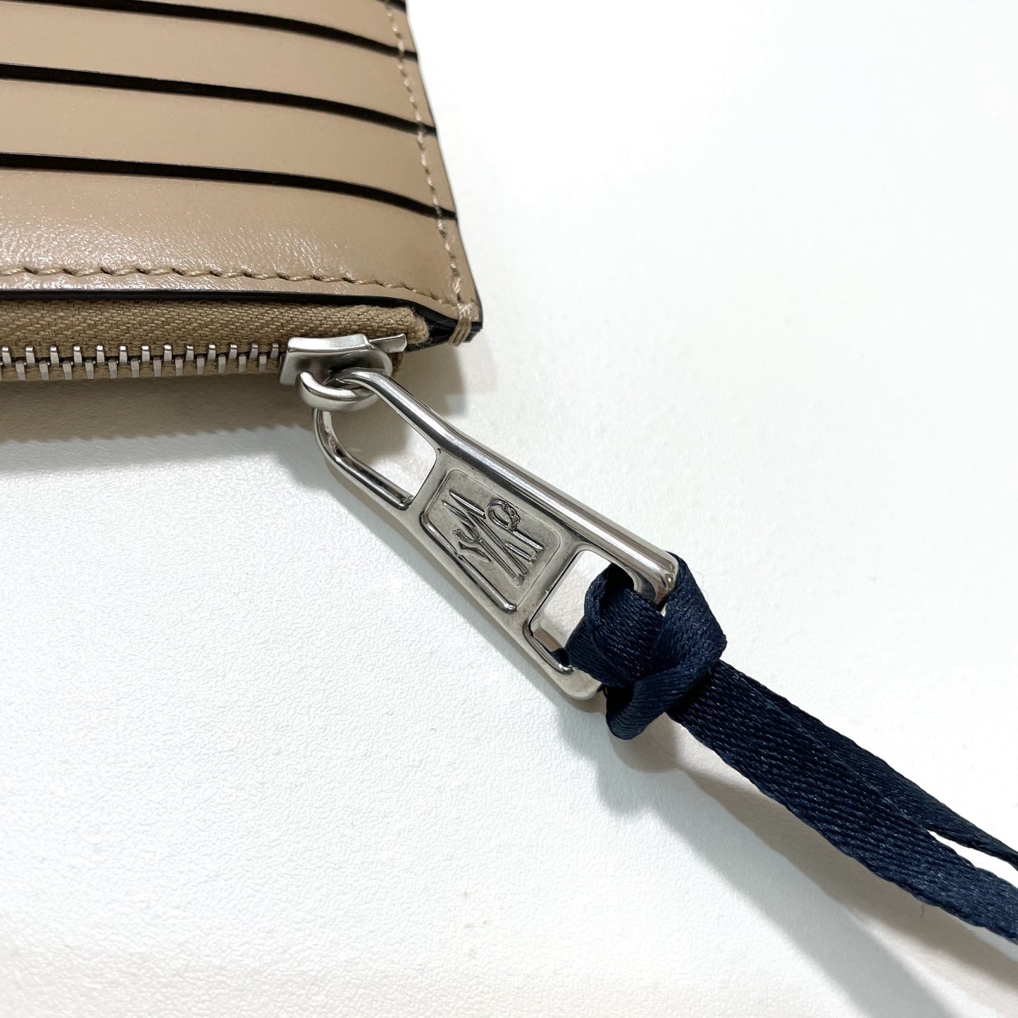 MONCLER モンクレール フラグメントケース コインケース カードケース コンパクト レザー メンズ シンプル ロゴ ベージュ