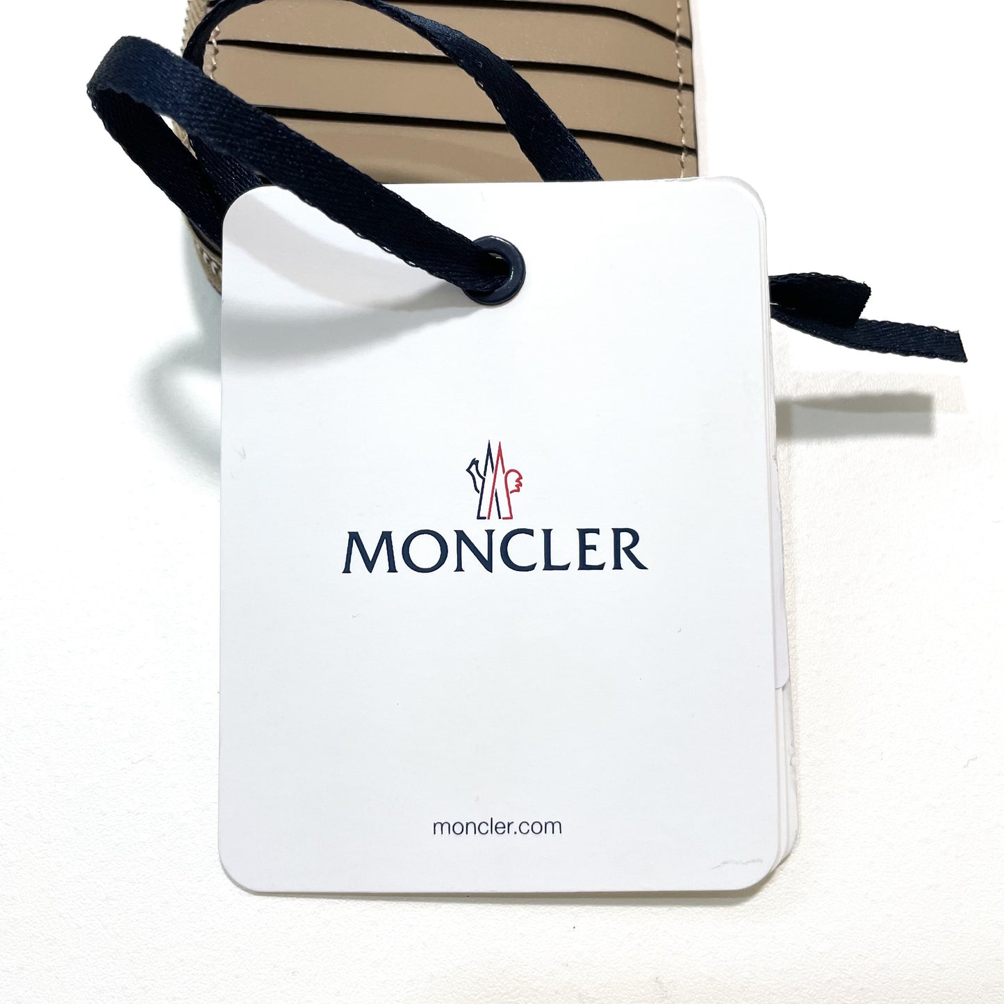 MONCLER モンクレール フラグメントケース コインケース カードケース コンパクト レザー メンズ シンプル ロゴ ベージュ
