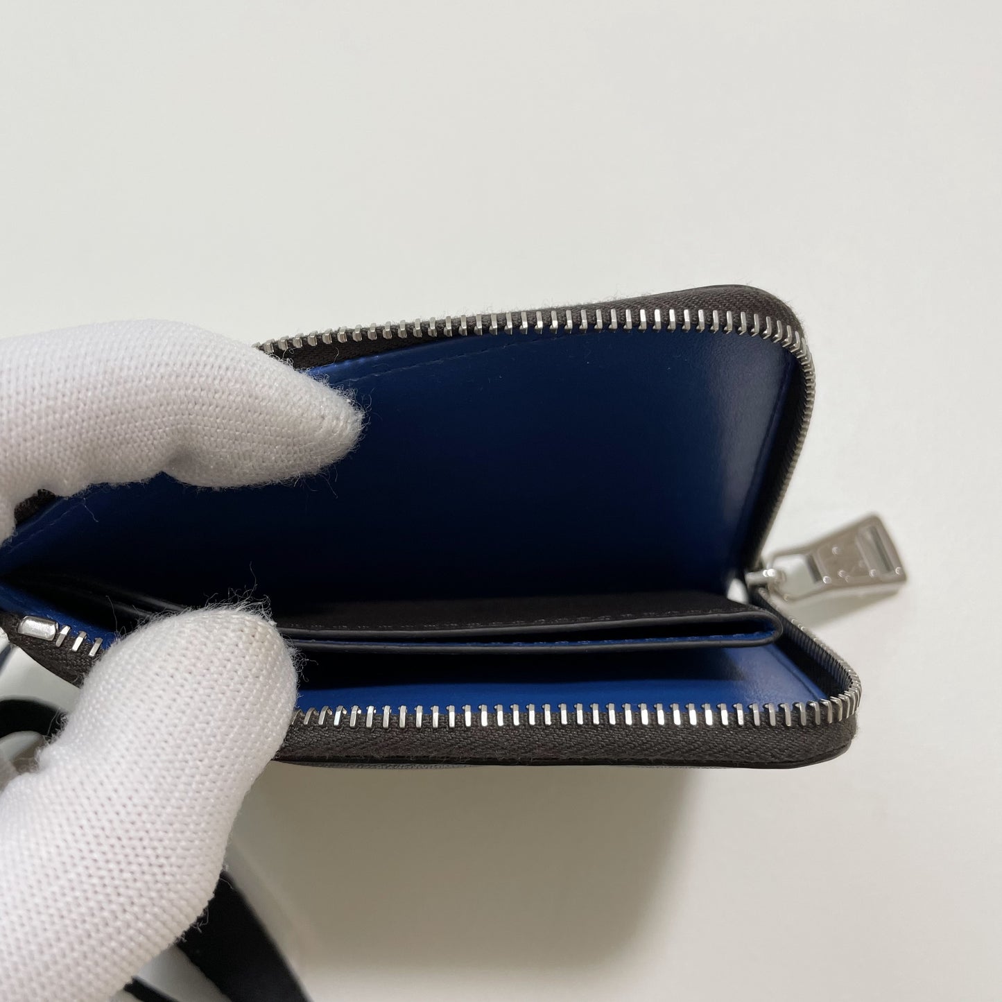 MONCLER モンクレール ミニ財布 コインケース 小銭入れ ウォレット コンパクト レザー メンズ シンプル ロゴ ブラウン