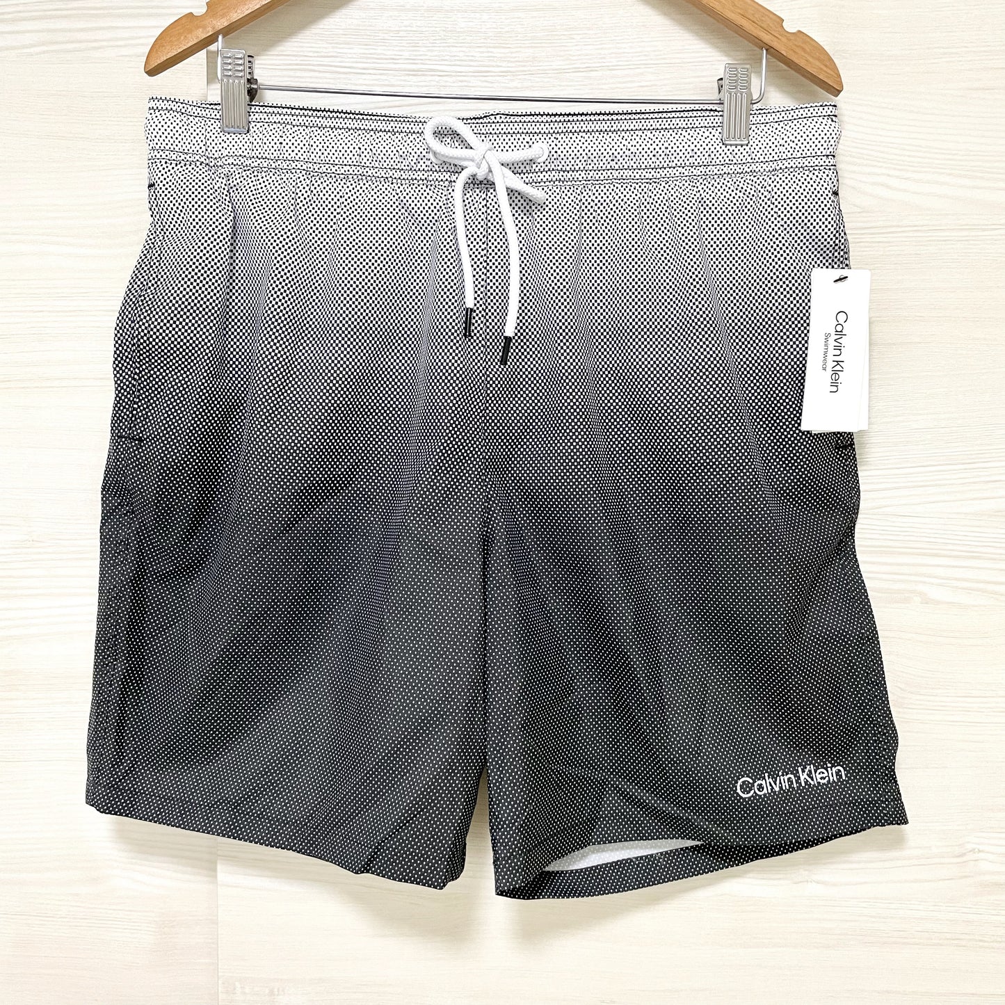 カルバンクライン 水着 L スイムウエア ボードショーツ メンズ グラデ 黒