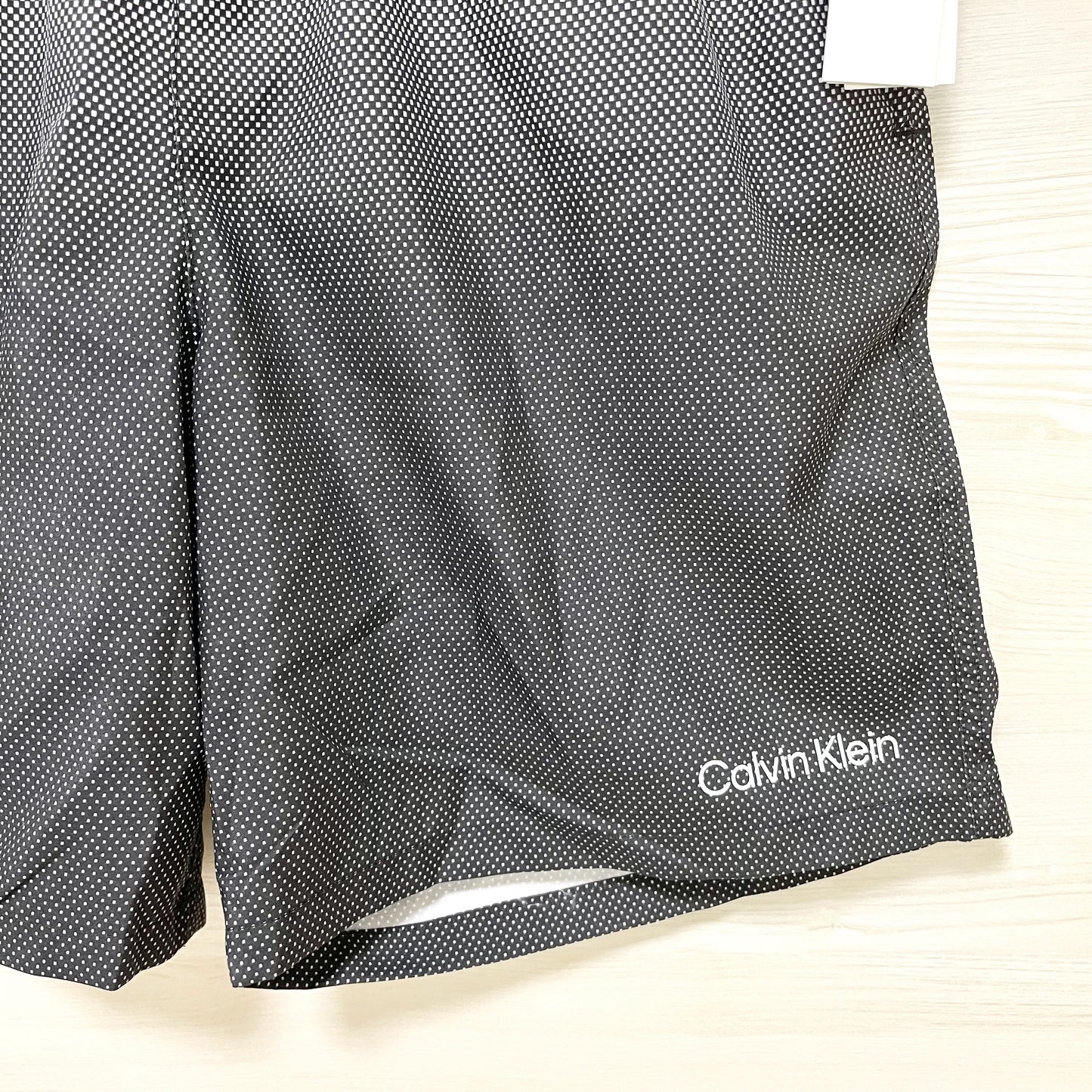 カルバンクライン 水着 L スイムウエア ボードショーツ メンズ グラデ 黒