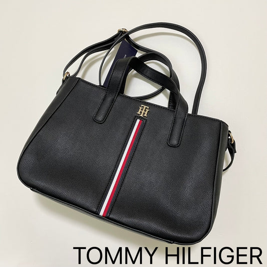 TOMMY HILFIGER トミーヒルフィガー ショルダーバッグ 斜め掛け レディース シンプル ロゴ トリコロール ブラック