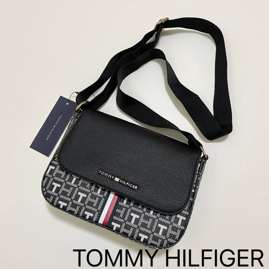 TOMMY HILFIGER トミーヒルフィガー ショルダーバッグ 斜め掛け ミニバッグ レディース 総柄 ロゴ 黒 ブラック
