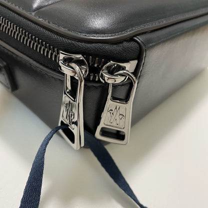 MONCLER モンクレール ショルダーバッグ クロスボディ キルティング 斜め掛け レザー シンプル 黒 ブラック 新品未使用