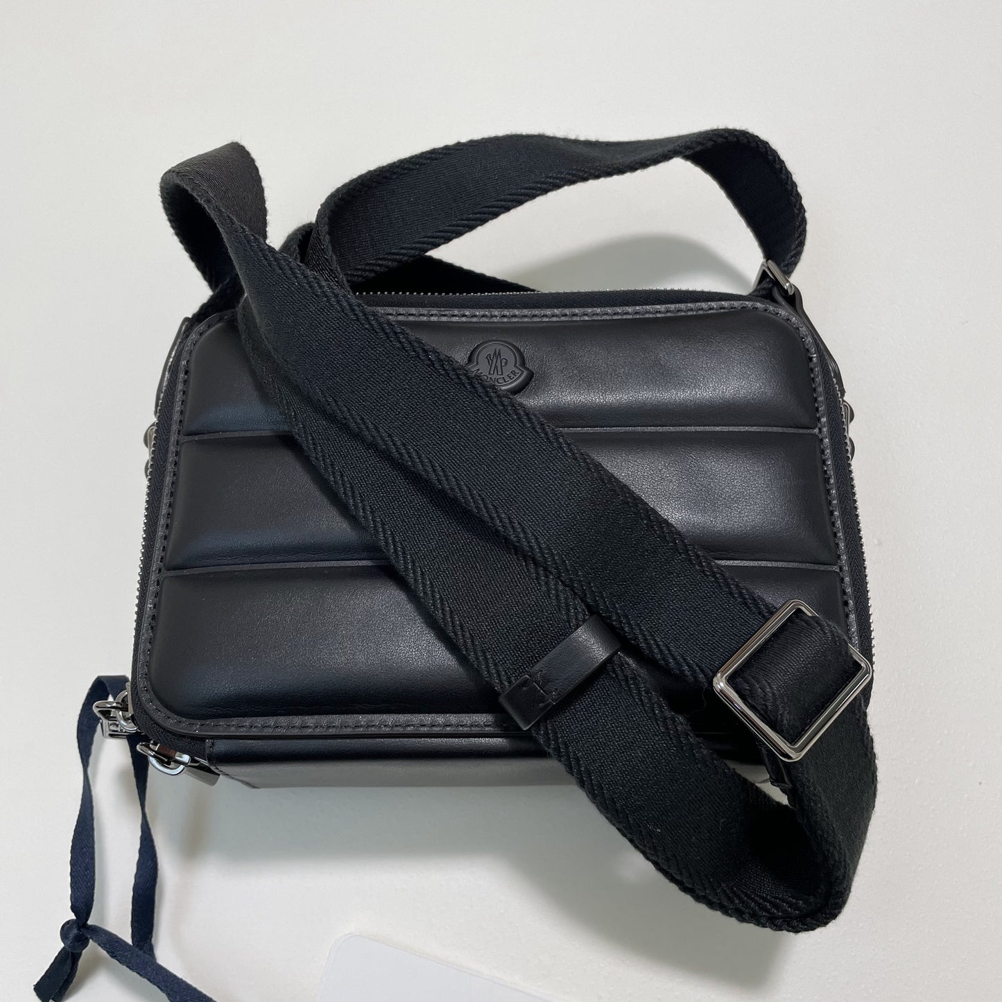 MONCLER モンクレール ショルダーバッグ クロスボディ キルティング 斜め掛け レザー シンプル 黒 ブラック 新品未使用