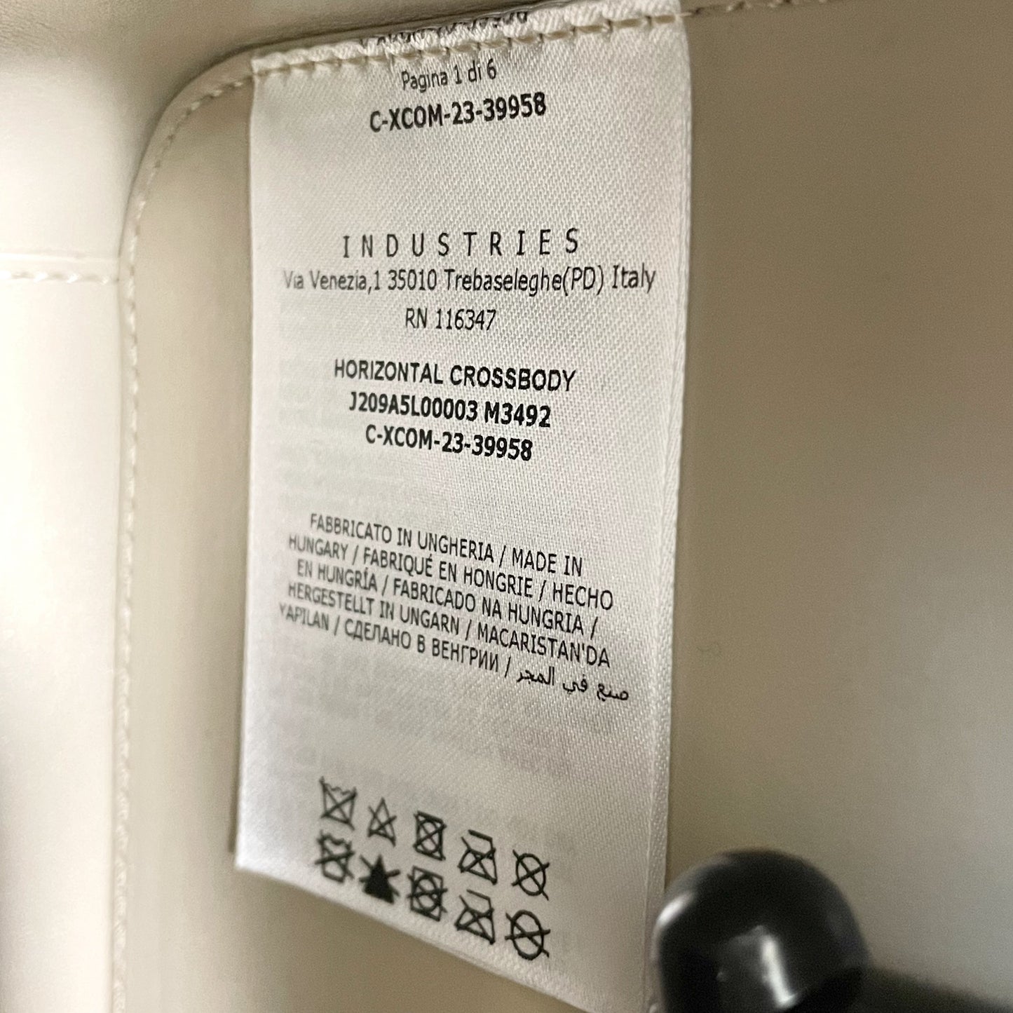 MONCLER モンクレール ショルダーバッグ クロスボディ キルティング 斜め掛け レザー シンプル 黒 ブラック 新品未使用