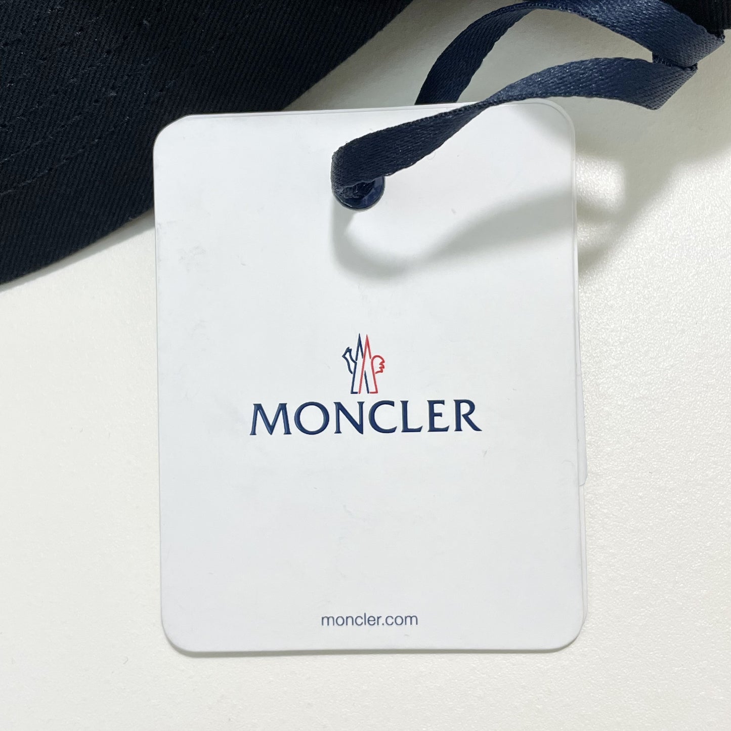 MONCLER モンクレール ベースボーキャップ 帽子 ロゴ ワッペン ハート シンプル おしゃれ 黒 ブラック 新品未使用