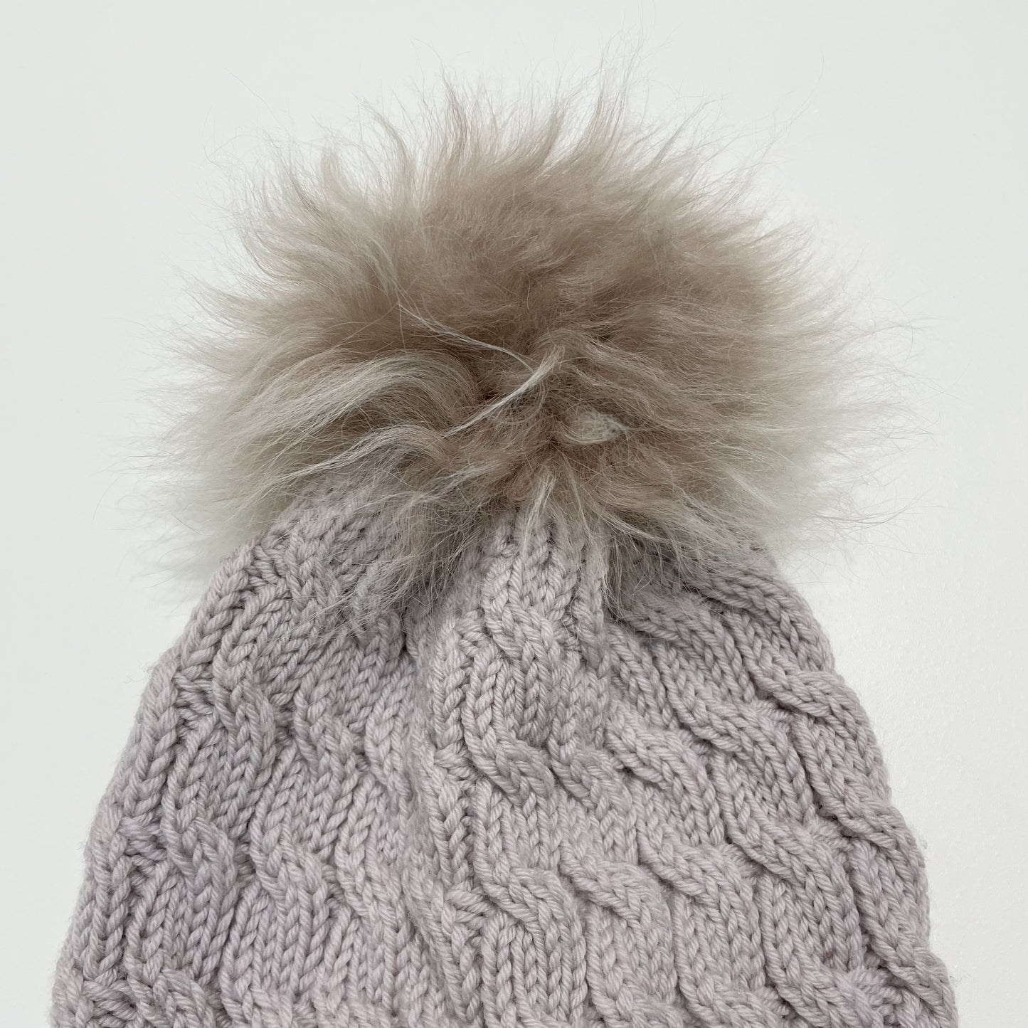 MONCLER モンクレール ニットキャップ ニット帽 帽子 ワッペン ファー 可愛い 冬 レディース ベージュ 新品未使用