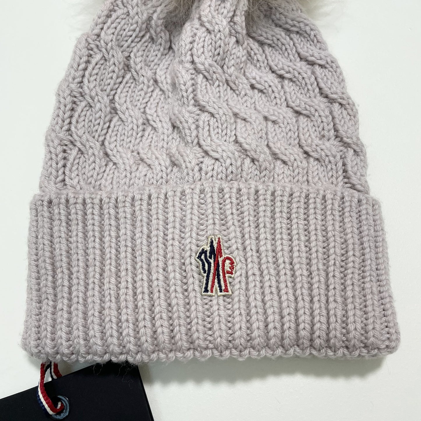 MONCLER モンクレール ニットキャップ ニット帽 帽子 ワッペン ファー 可愛い 冬 レディース ベージュ 新品未使用