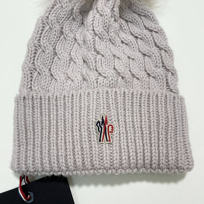 MONCLER モンクレール ニットキャップ ニット帽 帽子 ワッペン ファー 可愛い 冬 レディース ベージュ 新品未使用