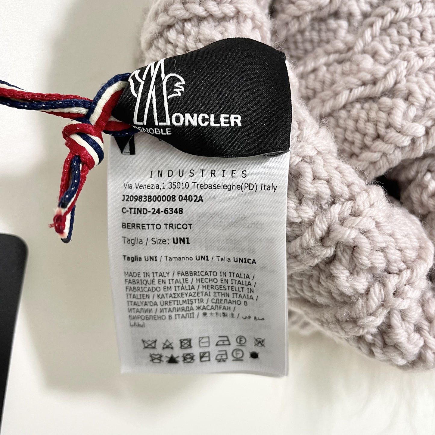 MONCLER モンクレール ニットキャップ ニット帽 帽子 ワッペン ファー 可愛い 冬 レディース ベージュ 新品未使用