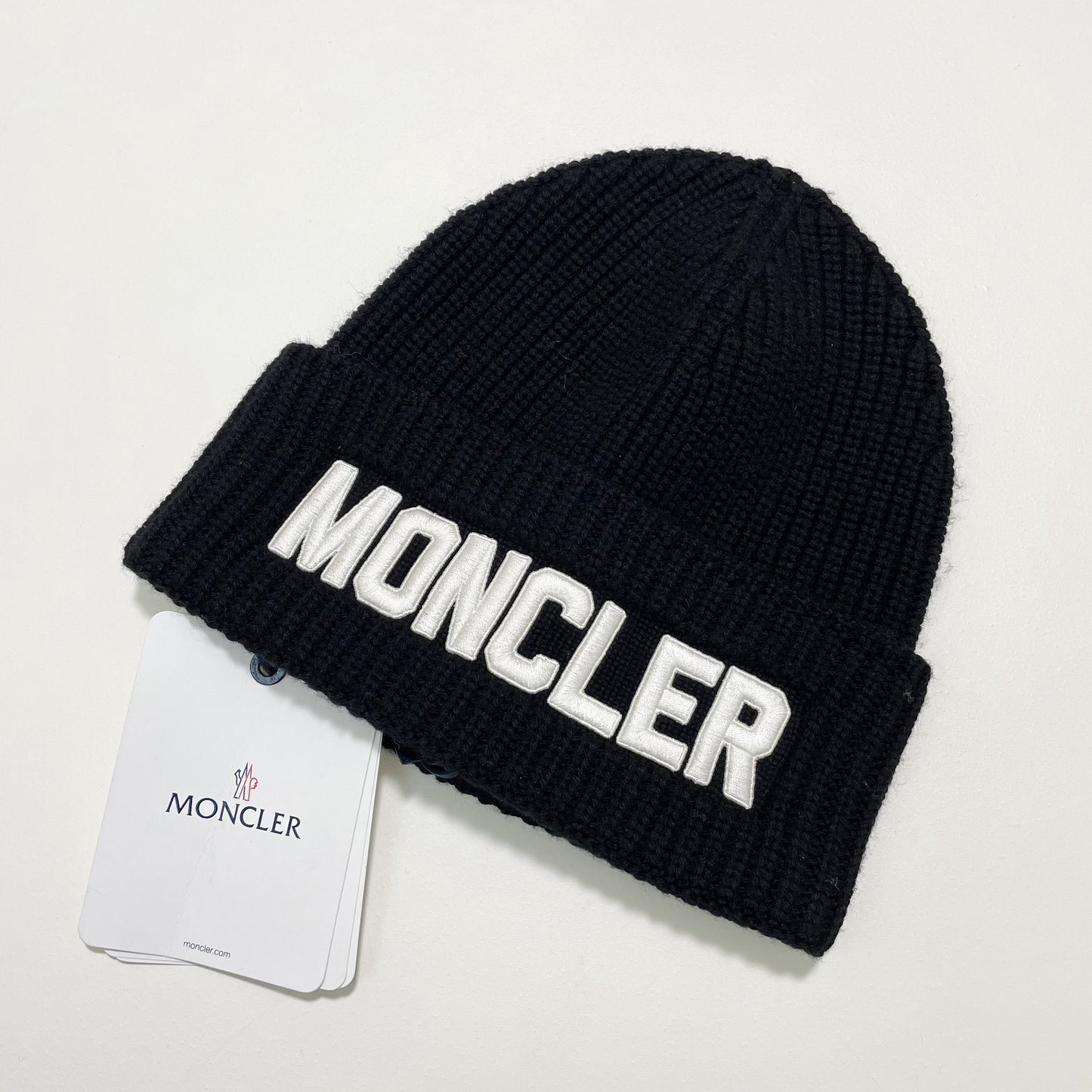 MONCLER モンクレール ニットキャップ ニット帽 帽子 ロゴ ユニセックス 刺繍 メンズ レディース ブラック 新品未使用