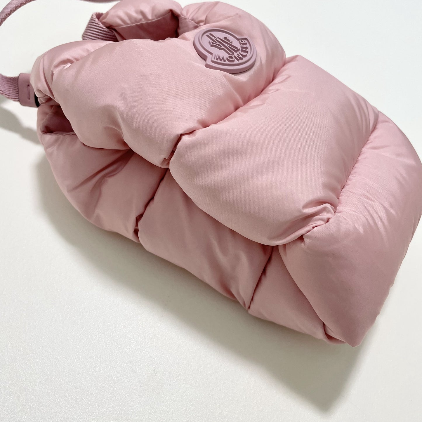 MONCLER モンクレール ショルダーバッグ ミニバッグ キルティング レディース ピンク ロゴ シンプル ダウン 新品未使用