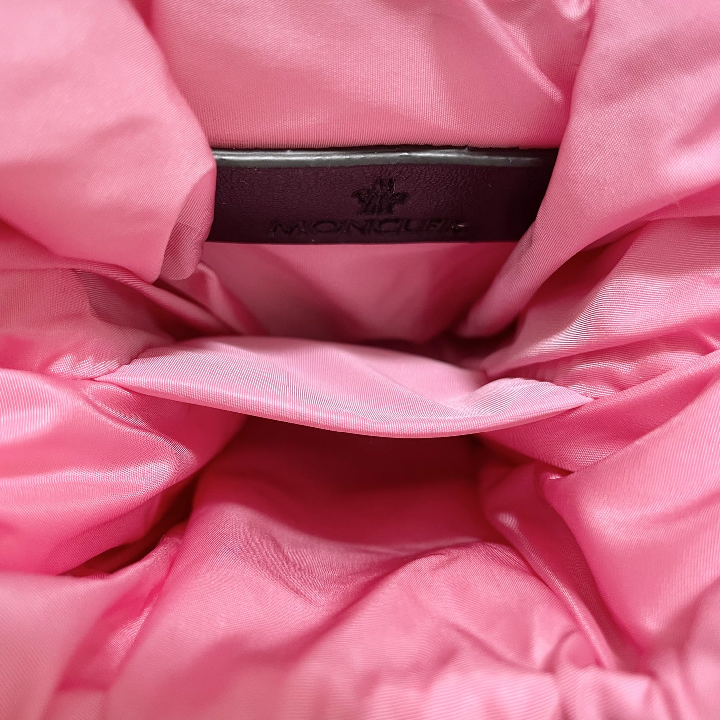 MONCLER モンクレール ショルダーバッグ ミニバッグ キルティング レディース ピンク ロゴ シンプル ダウン 新品未使用