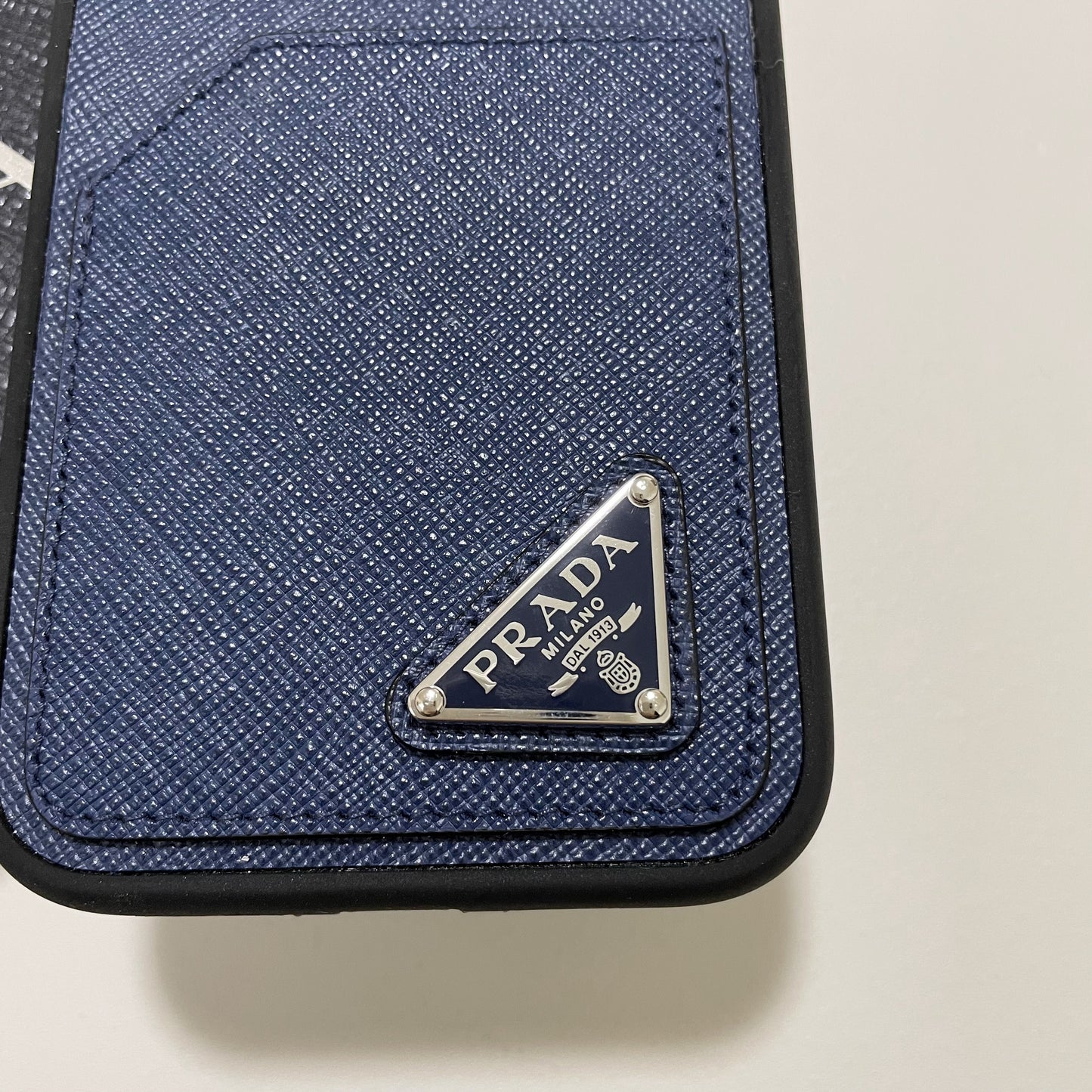 PRADA プラダ iPhone14 Pro Max ケース スマホケース ロゴ ネイビー 紺 シンプル サフィアーノ 新品未使用