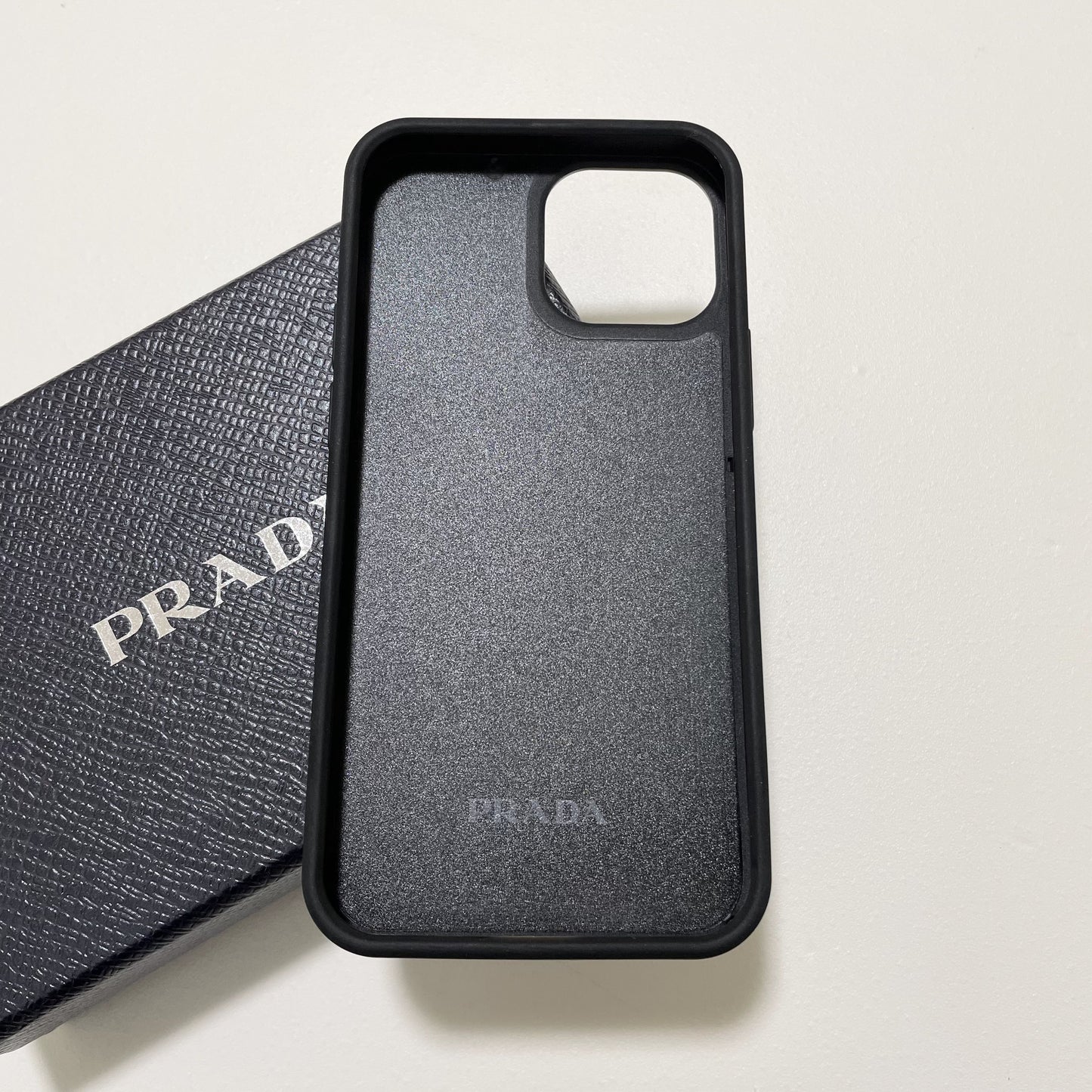PRADA プラダ iPhone13 mini ケース スマホケース ロゴ NERO 黒 シンプル サフィアーノ 新品未使用