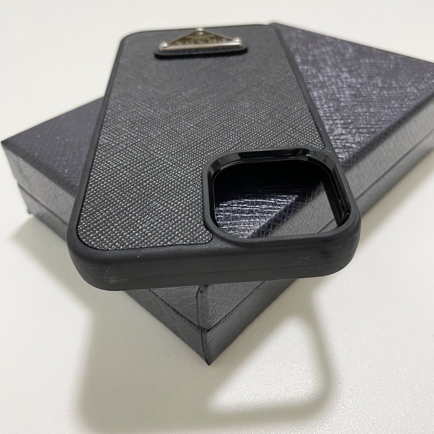 PRADA プラダ iPhone13 mini ケース スマホケース ロゴ NERO 黒 シンプル サフィアーノ 新品未使用