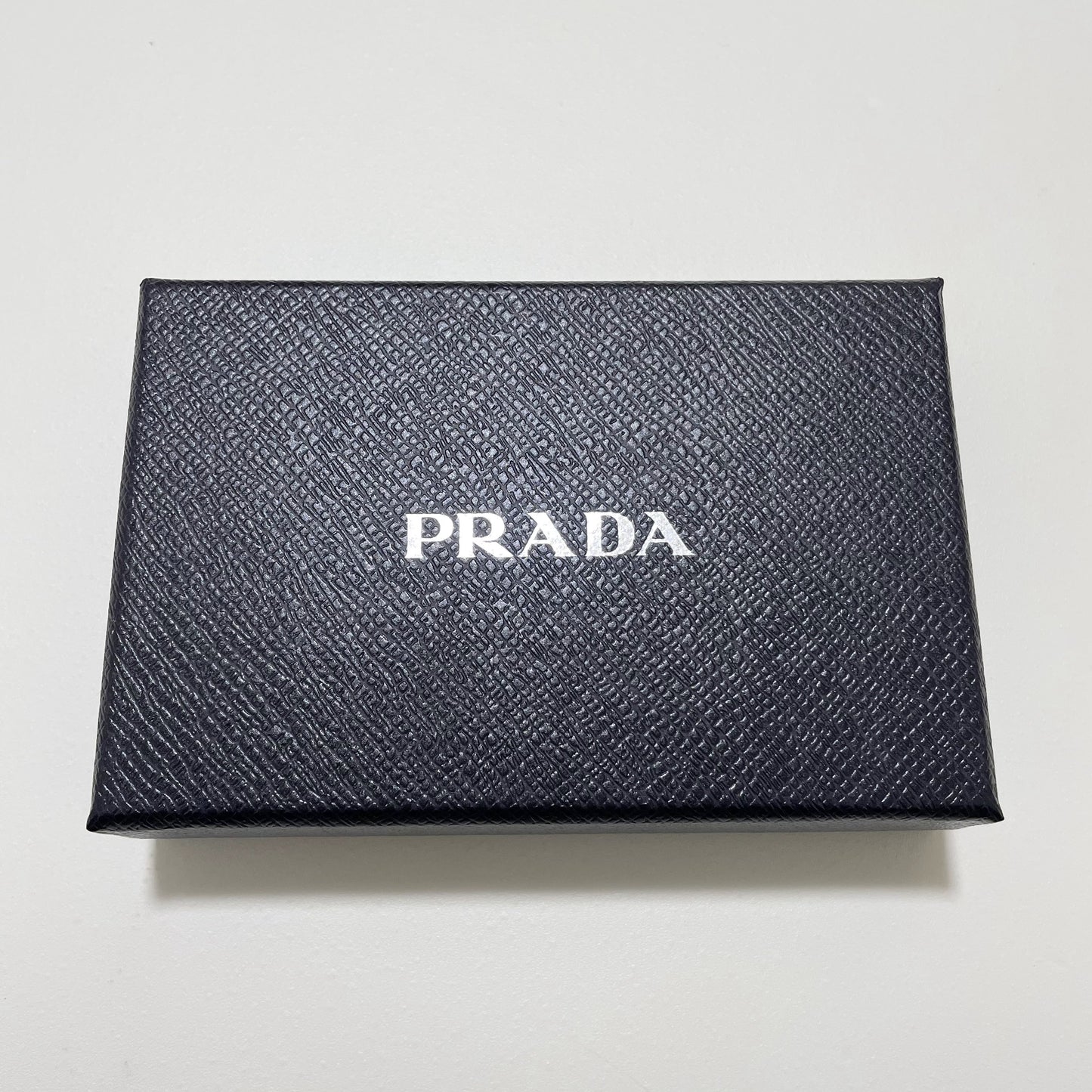 PRADA プラダ iPhone13 mini ケース スマホケース ロゴ NERO 黒 シンプル サフィアーノ 新品未使用