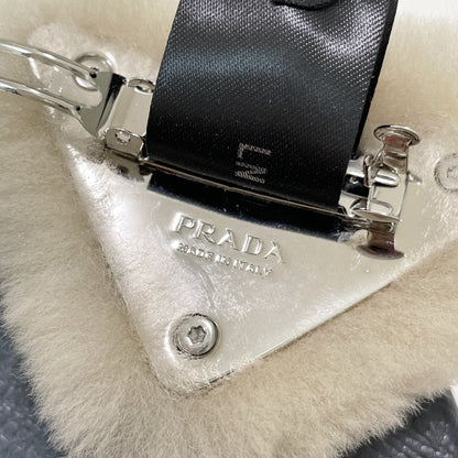 PRADA プラダ ヘアピン ヘアクリップ ヘアアクセサリー レディース ファー 可愛い 上品 おしゃれ アイボリー 新品未使用