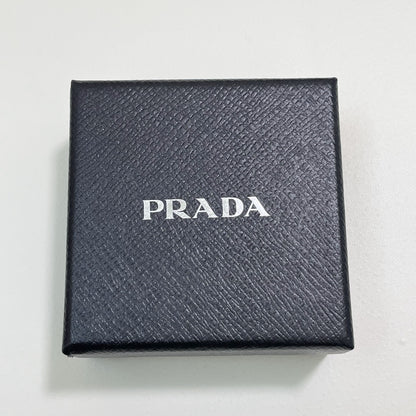 PRADA プラダ ヘアピン ヘアクリップ ヘアアクセサリー レディース ファー 可愛い 上品 おしゃれ アイボリー 新品未使用